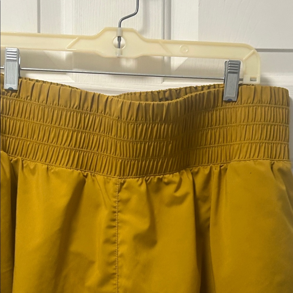 Nike Women's Running Shorts Size XXL - Picture 2 of 15